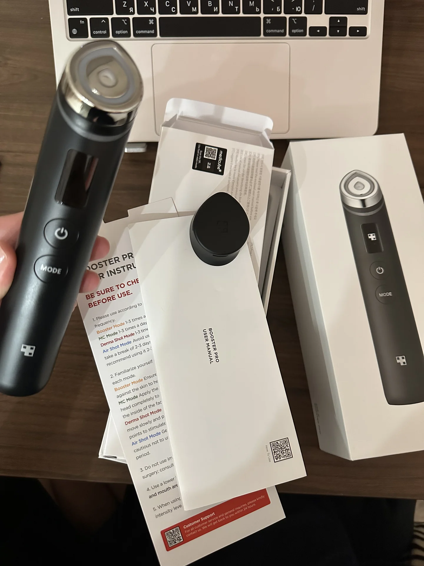 Аппарат для лица Medicube Booster Pro (Микротоки) - миниатюра 2