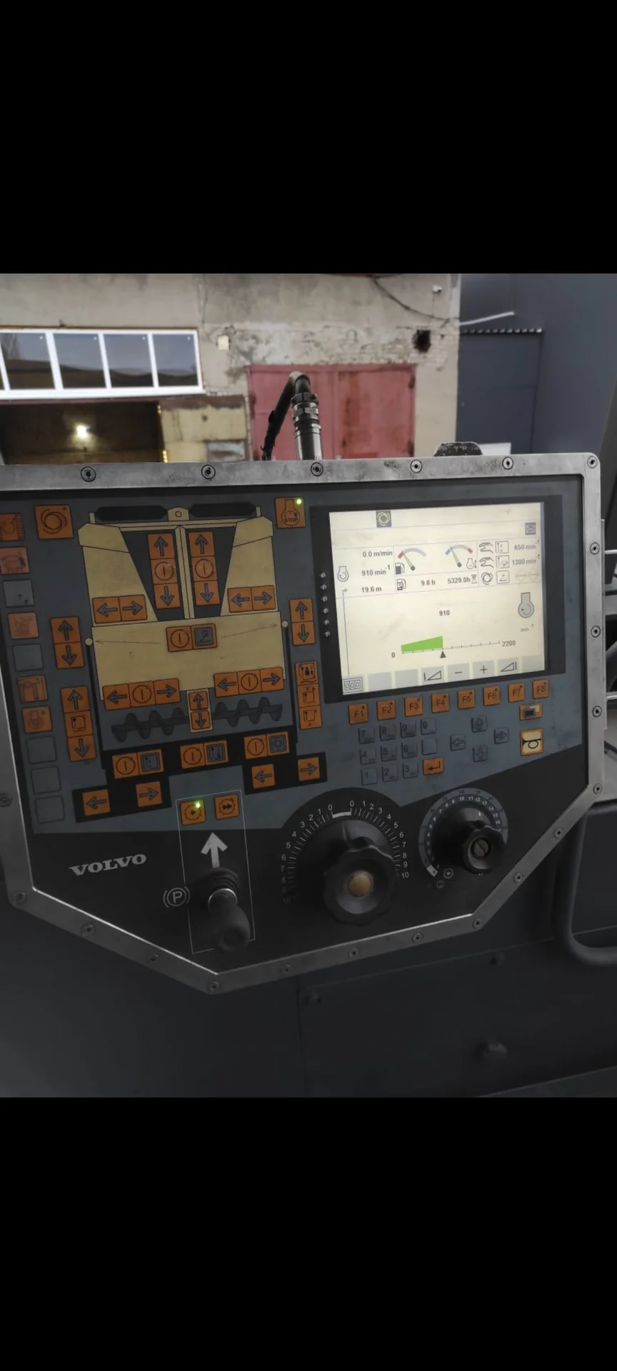 Асфальтоукладчик Volvo ABG 6820 - миниатюра 8