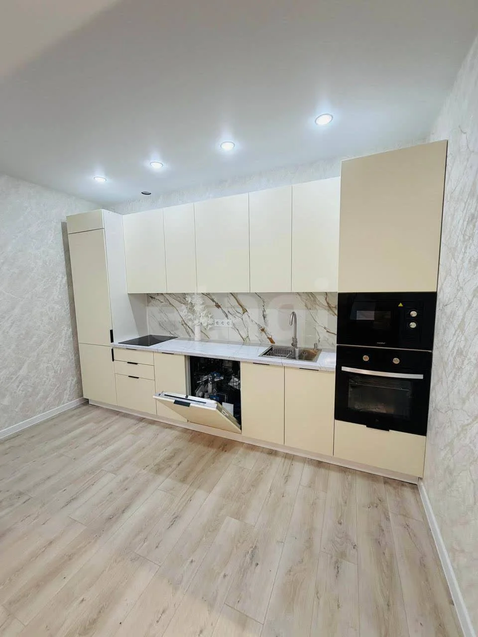 3-к квартира, 98.3м² (Воронежская улица, 47/35) - миниатюра 3