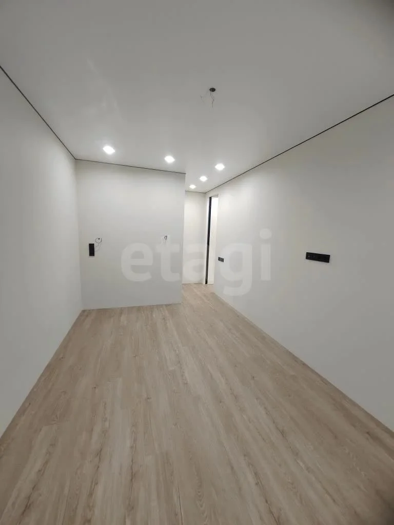 3-к квартира, 82.7м² (улица имени Героя Николая Шевелёва, 3) - миниатюра 3
