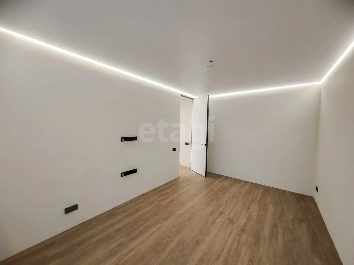 3-к квартира, 82.7м² (улица имени Героя Николая Шевелёва, 3) - миниатюра 4