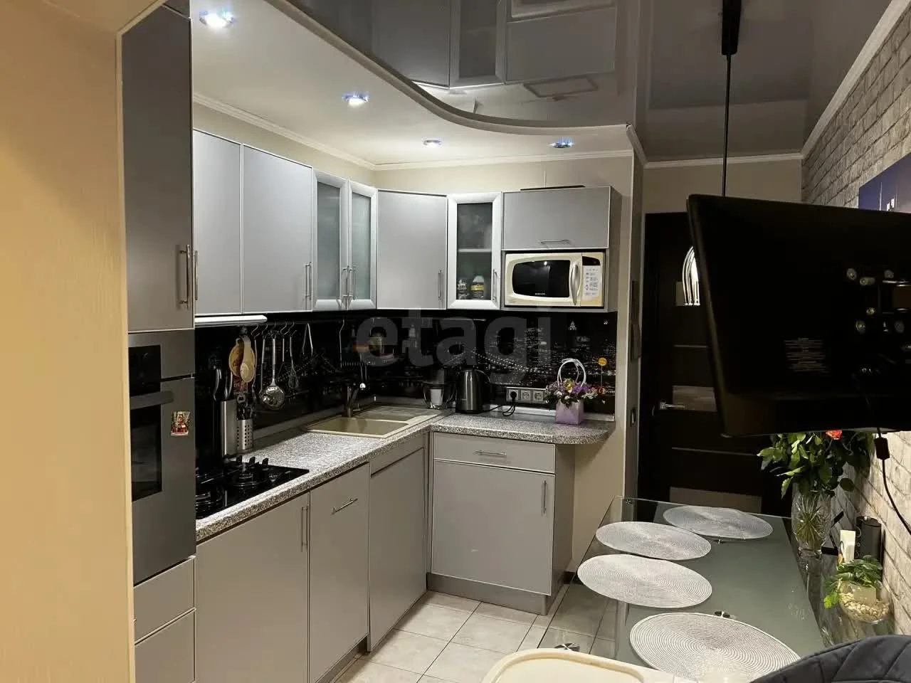 2-к квартира, 52м² (улица имени Тургенева, 144) - миниатюра 4