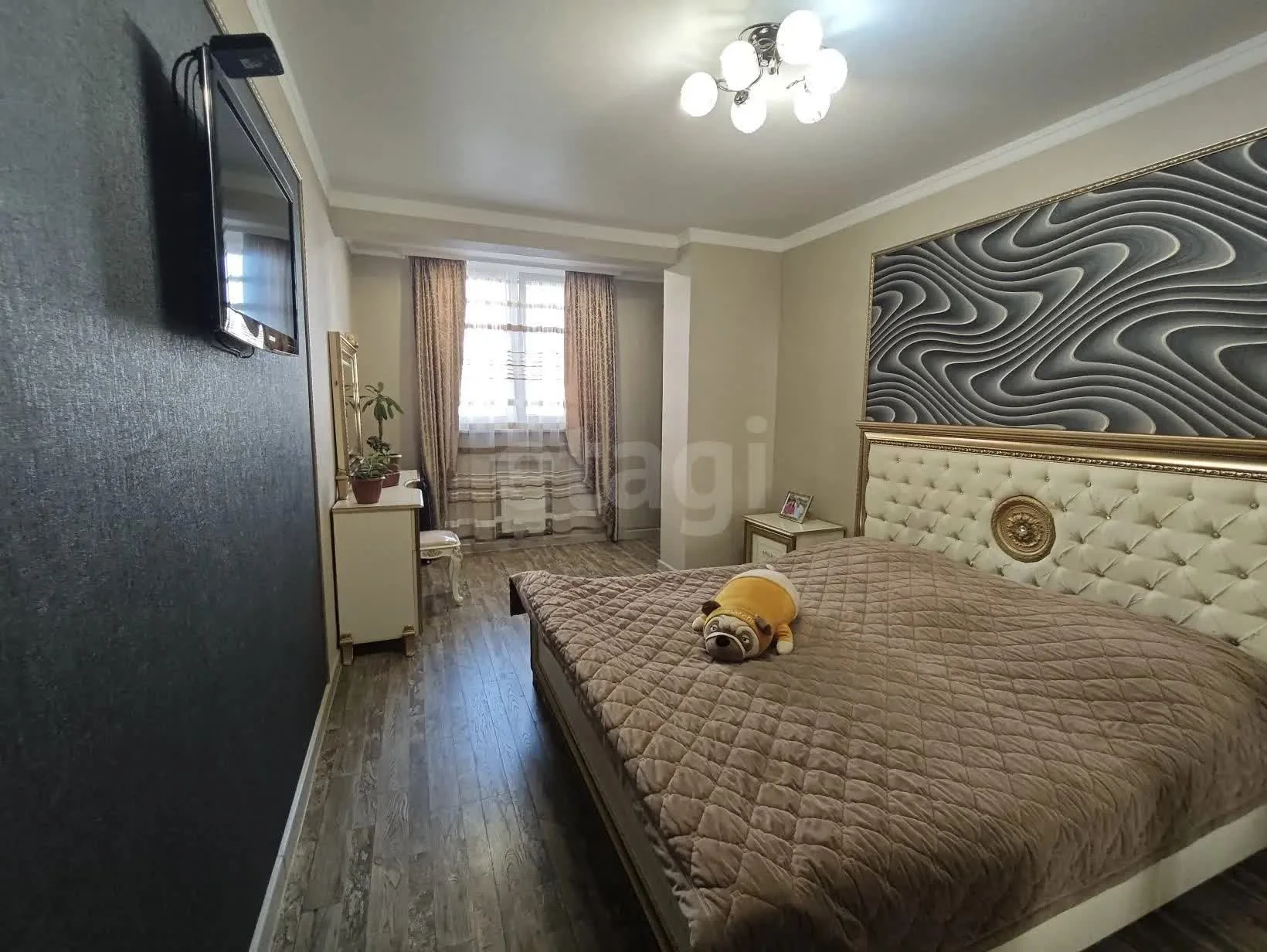 3-к квартира, 90.1м² (улица Петра Метальникова, 5к1) - миниатюра 9