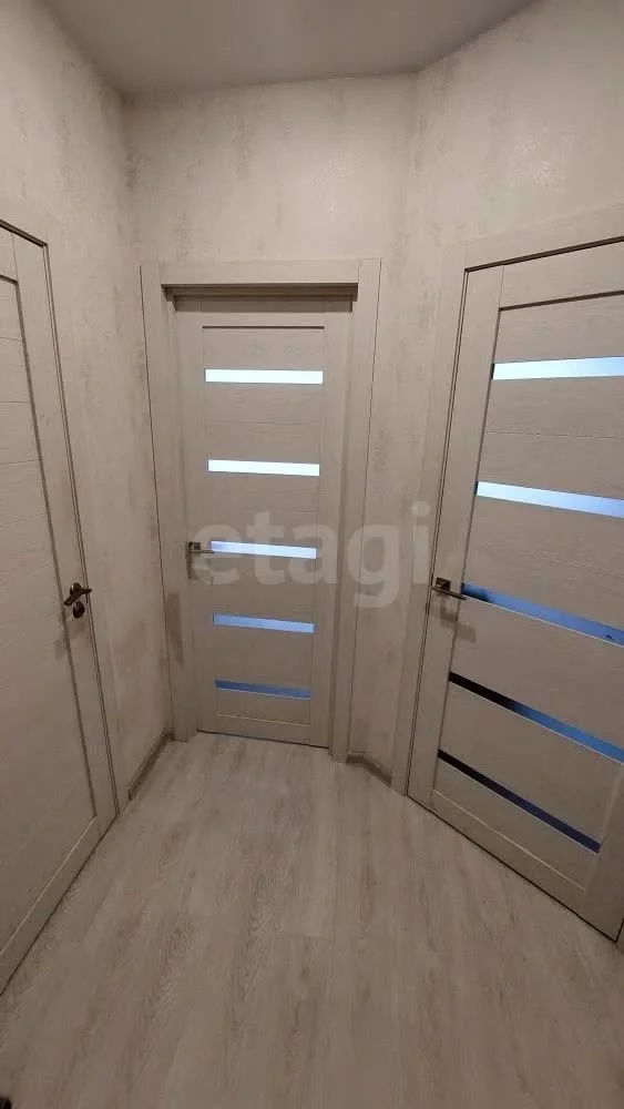 1-к квартира, 37м² (улица имени В.М. Комарова, 21/1к3) - миниатюра 2