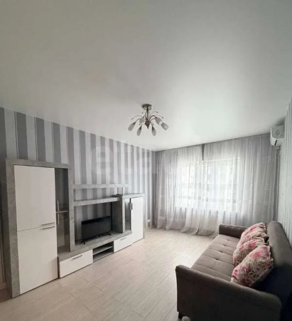 2-к квартира, 65м² (Сормовская улица, 214) - изображение 1