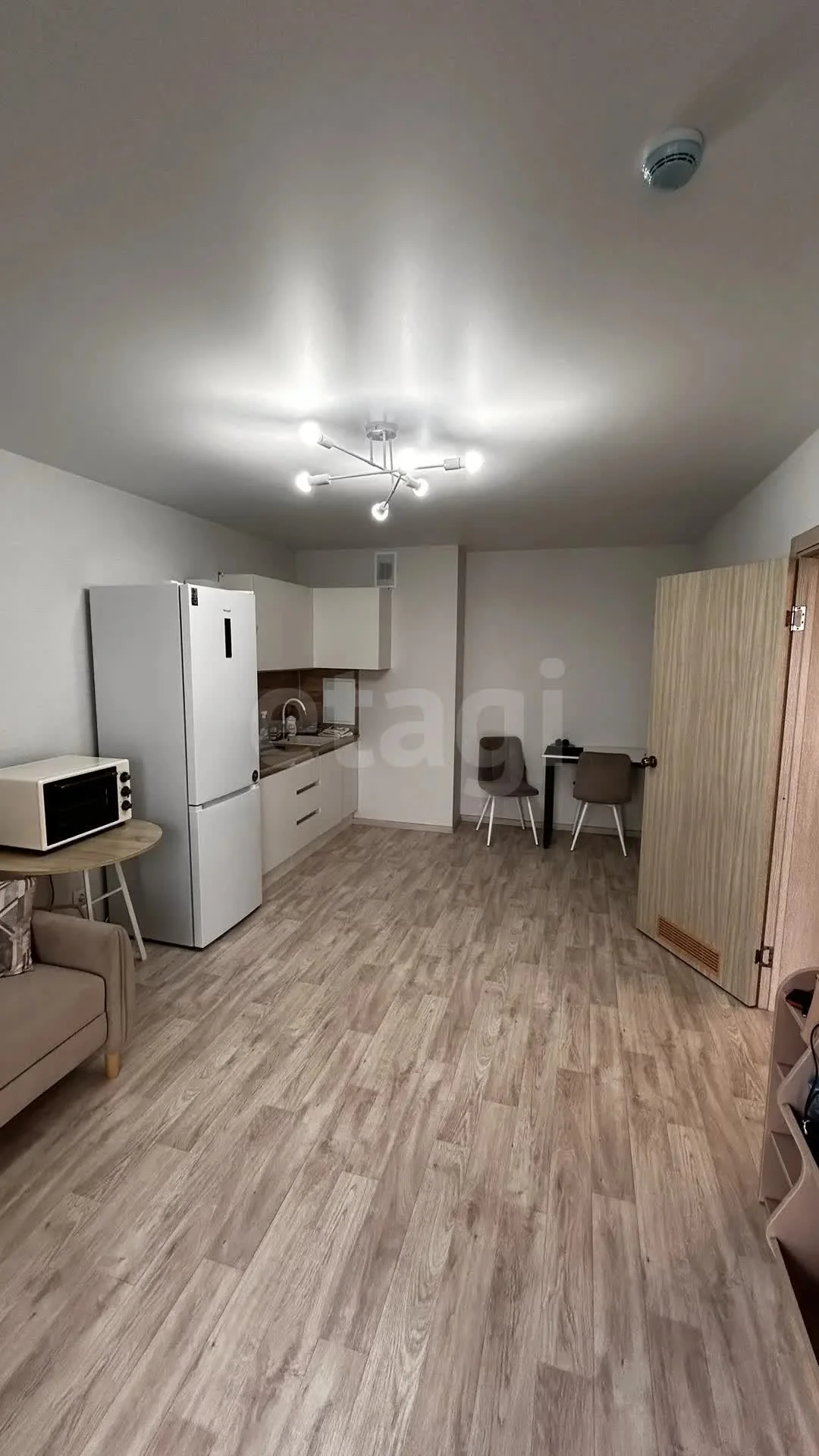 2-к квартира, 42м² (улица Генерал-лейтенанта Александра Сапрунова, 42) - изображение 1