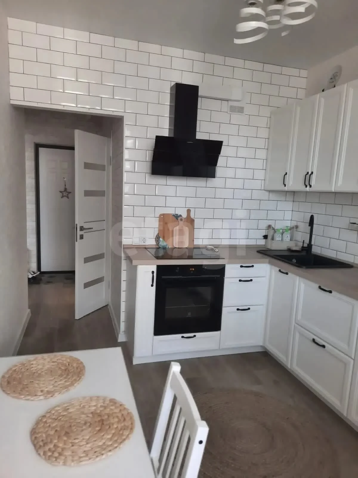 2-к квартира, 52.3м² (улица Евгении Жигуленко, 13) - миниатюра 3