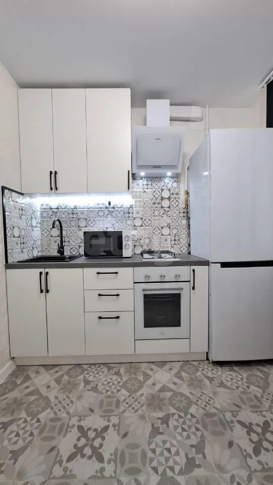 2-к квартира, 41.8м² (Ставропольская улица, 262) - миниатюра 4