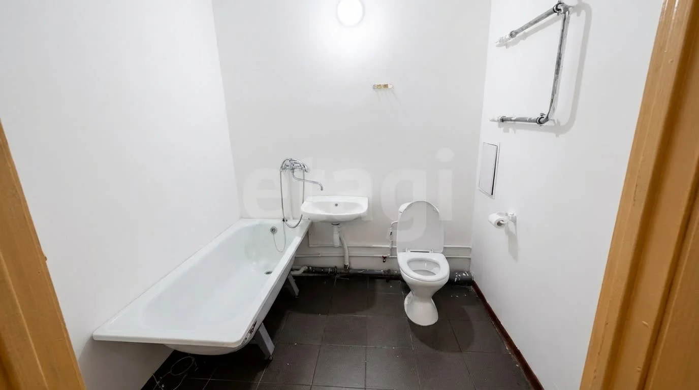 2-к квартира, 58.6м² (улица им. Героя Яцкова И.В., 18) - миниатюра 4