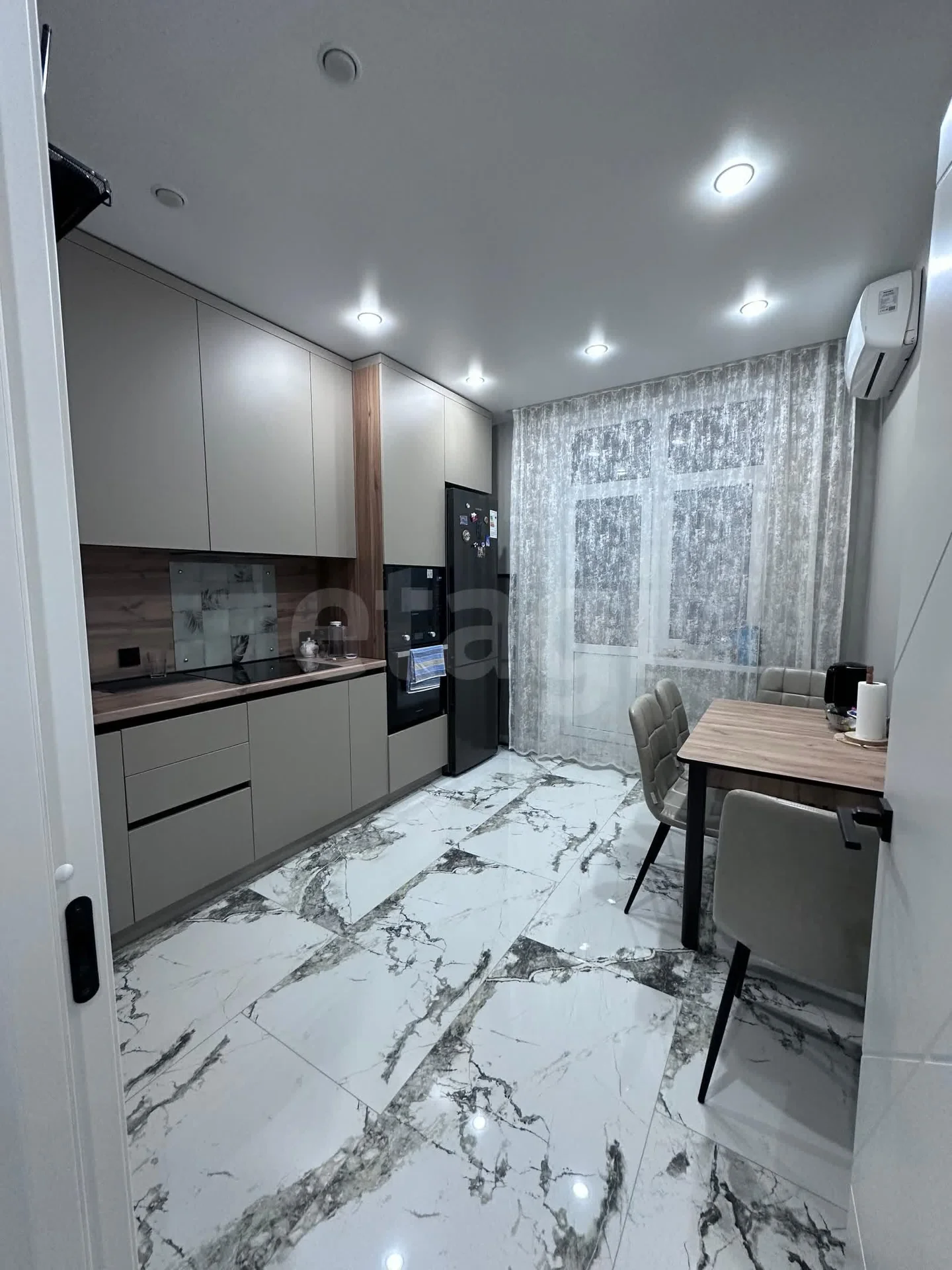 2-к квартира, 51.8м² (улица имени Героя Николая Шевелёва, 17) - миниатюра 5