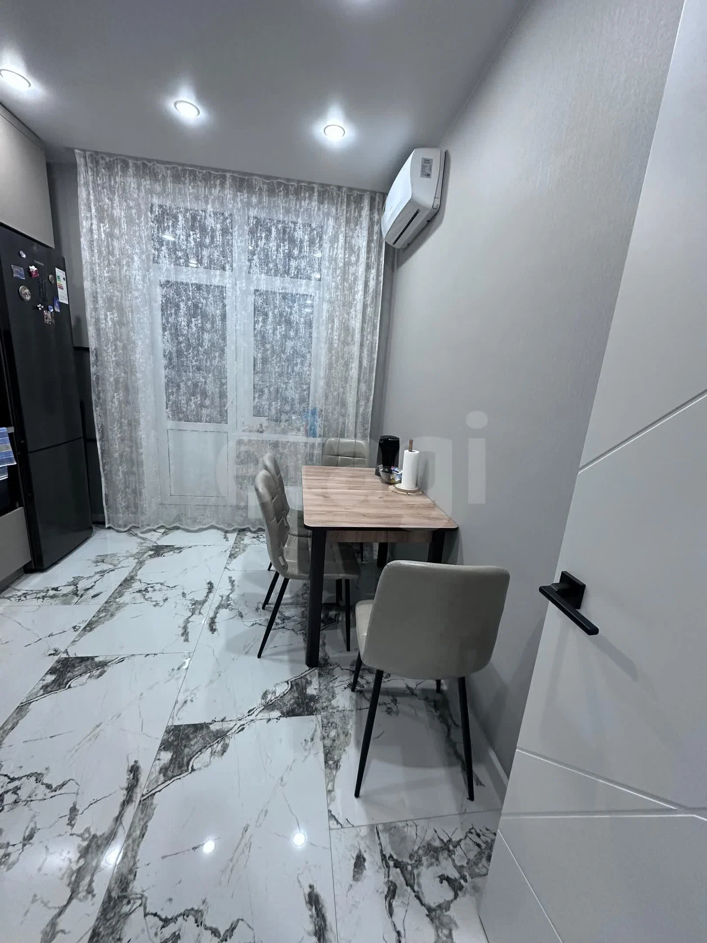 2-к квартира, 51.8м² (улица имени Героя Николая Шевелёва, 17) - миниатюра 6