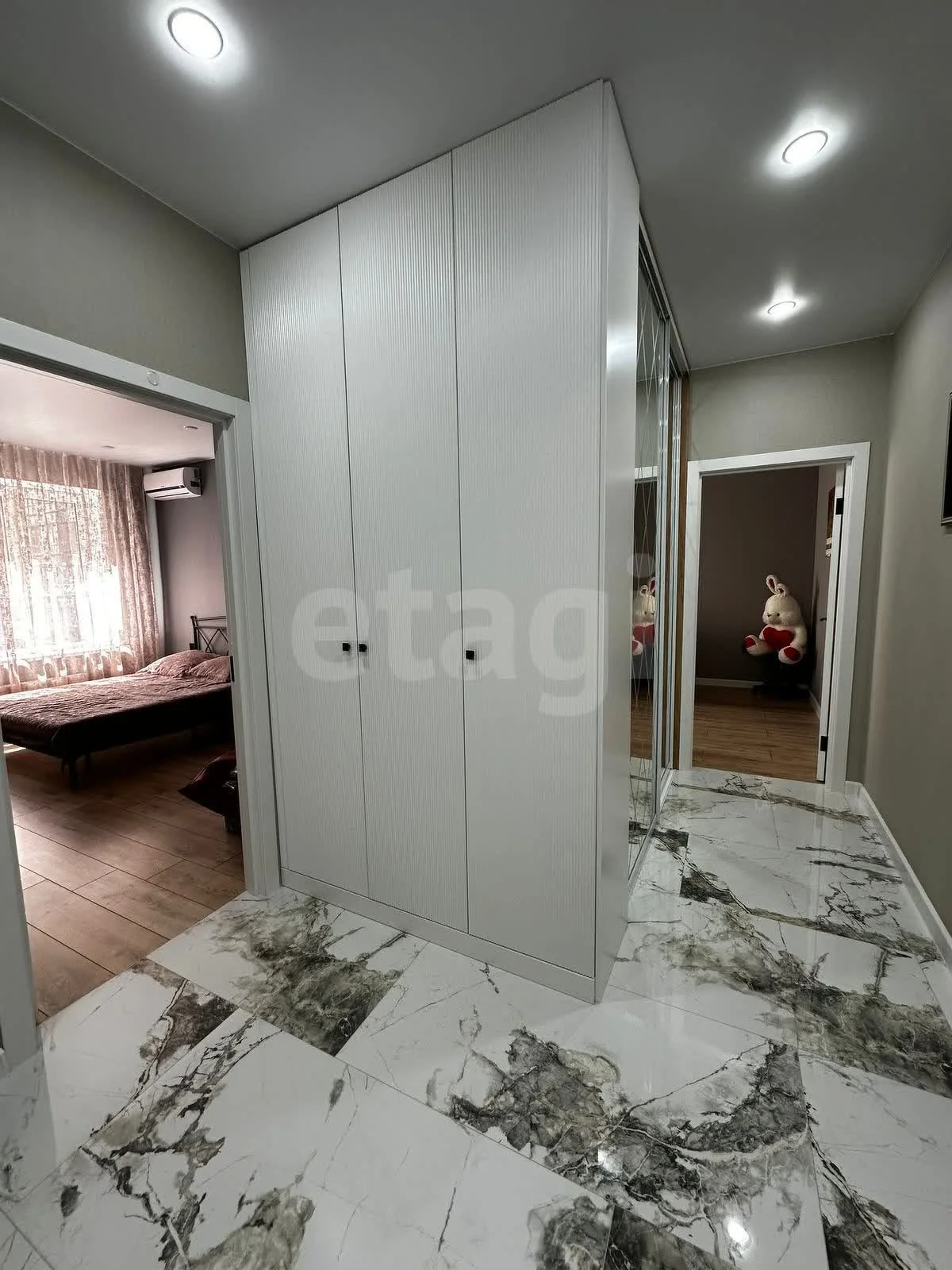 2-к квартира, 51.8м² (улица имени Героя Николая Шевелёва, 17) - миниатюра 8