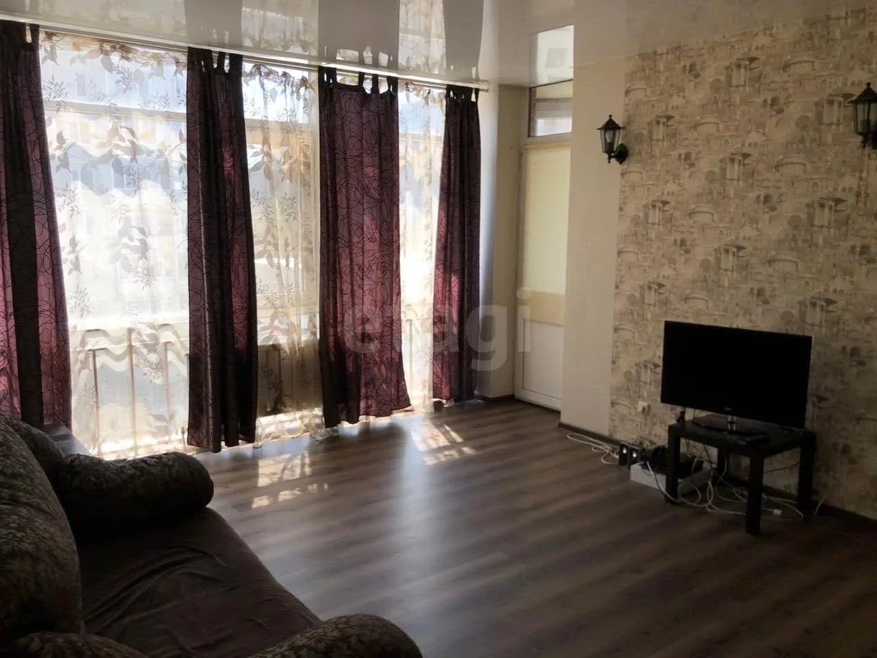 2-к квартира, 72.2м² (улица Думенко, 21) - изображение 1