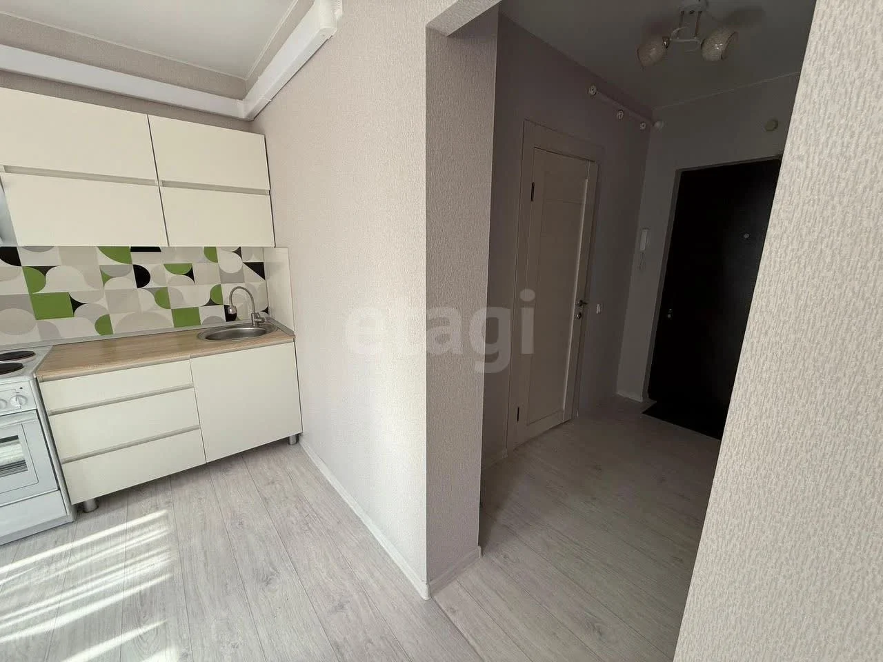 Студия, 27.8м² (улица имени Героя Советского Союза Якова Кобзаря, 2) - миниатюра 3