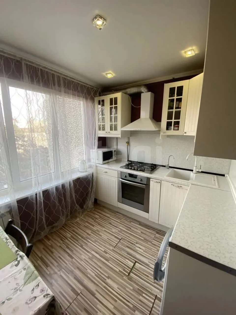 3-к квартира, 60.3м² (улица Атарбекова, 29) - изображение 1