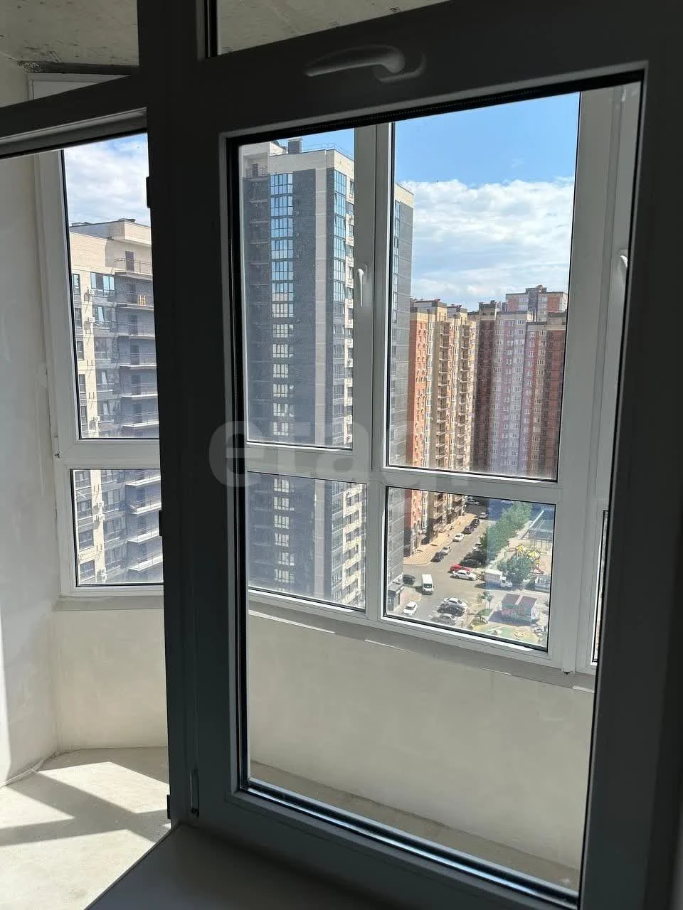 2-к квартира, 53.2м² (улица имени Героя Николая Шевелёва, 17) - миниатюра 2