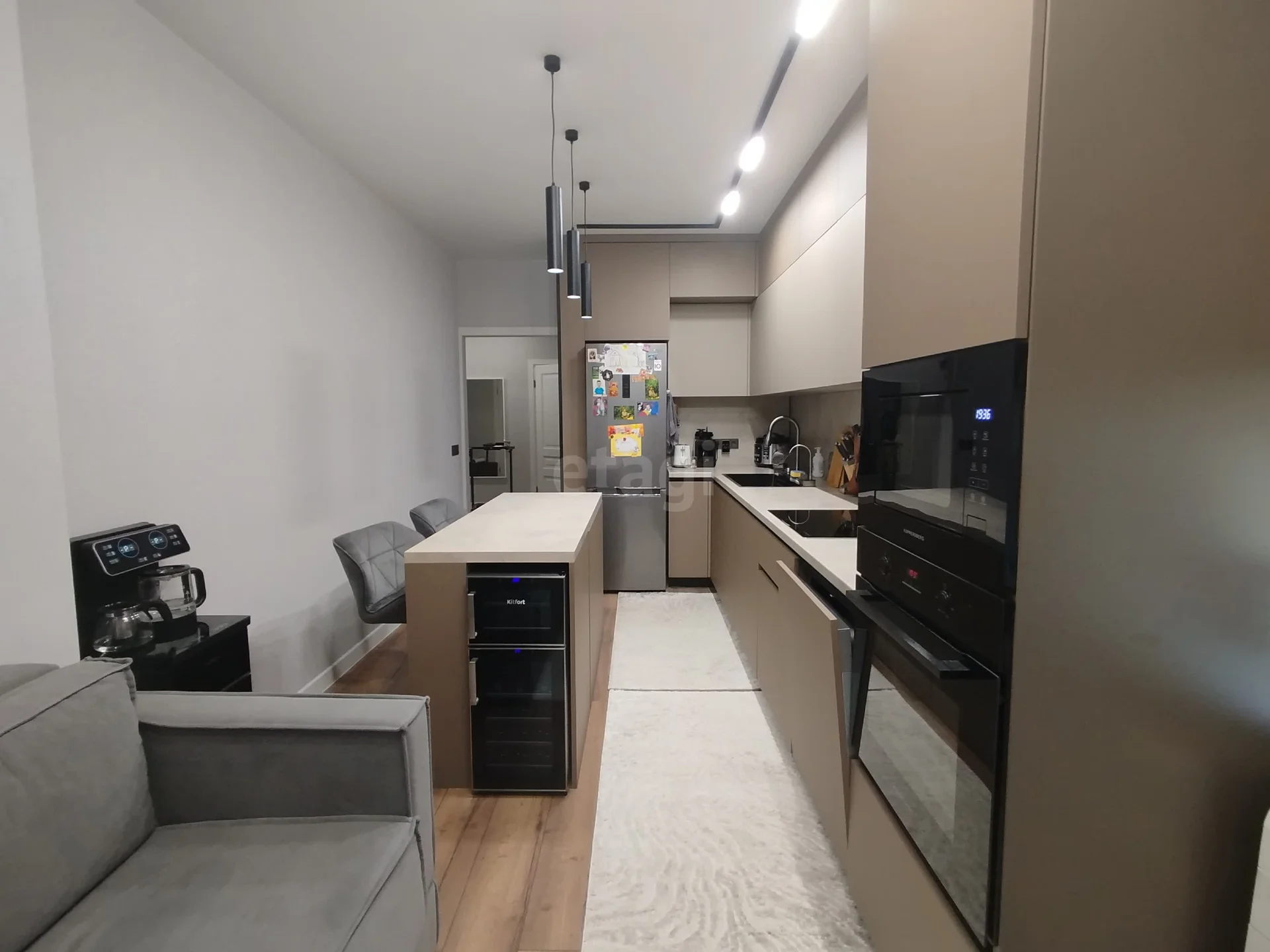 2-к квартира, 60.9м² (улица Ивана Беличенко, 101) - миниатюра 2