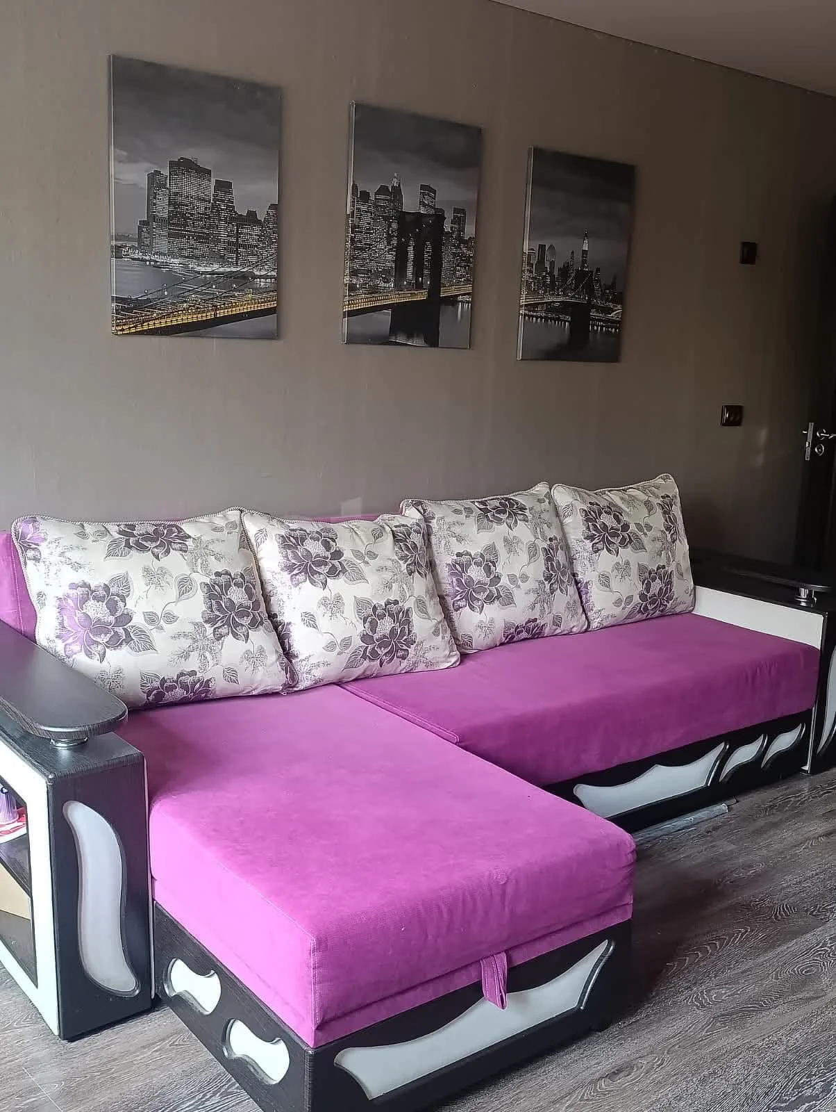 3-к квартира, 80.6м² (проспект Чекистов, 10) - изображение 1