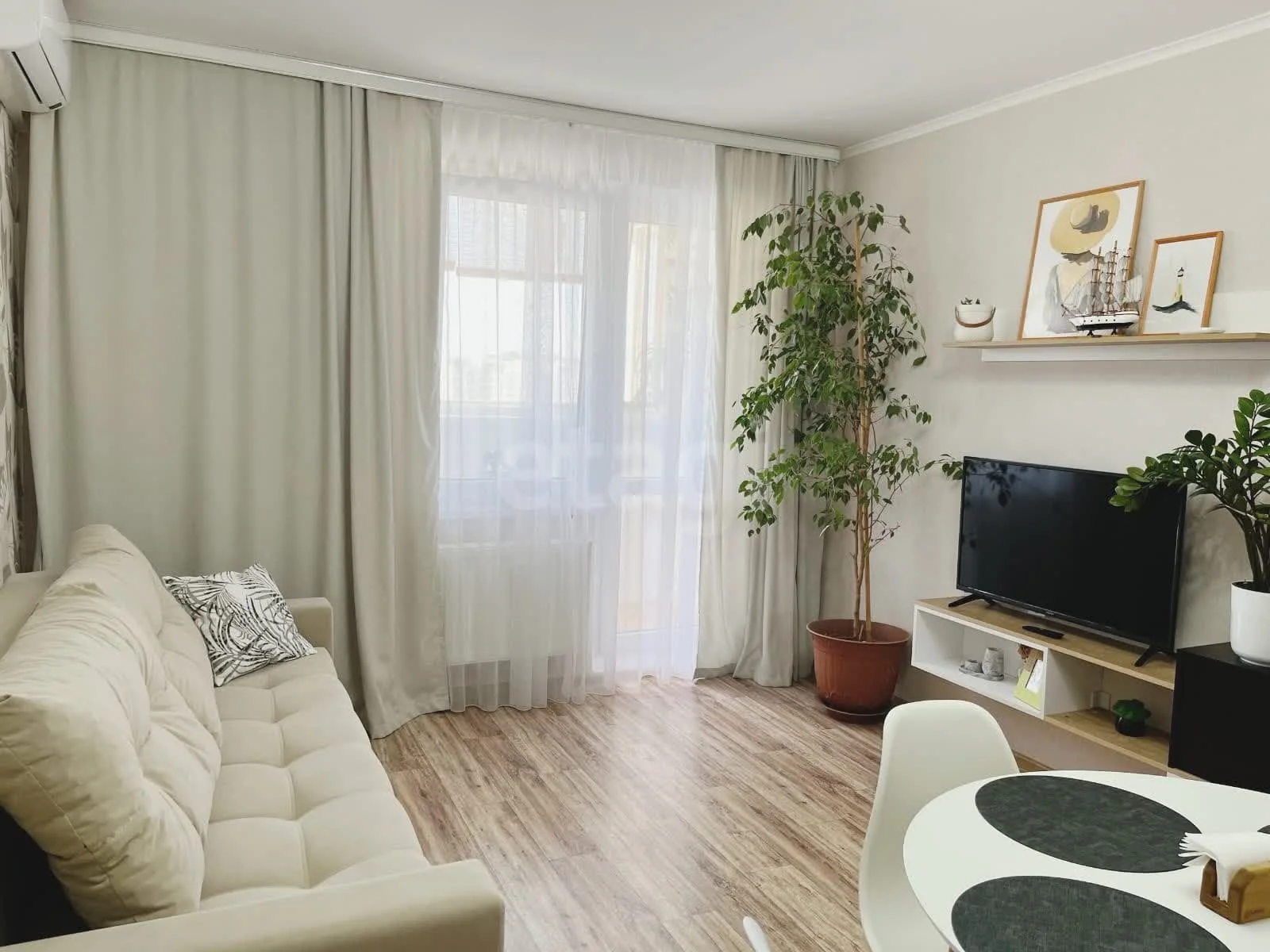 2-к квартира, 55.8м² (улица Героя Владислава Посадского, 40) - миниатюра 3