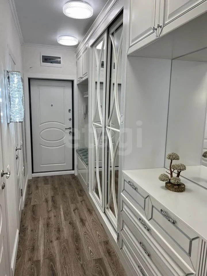3-к квартира, 82.8м² (Домбайская улица, 57) - миниатюра 6