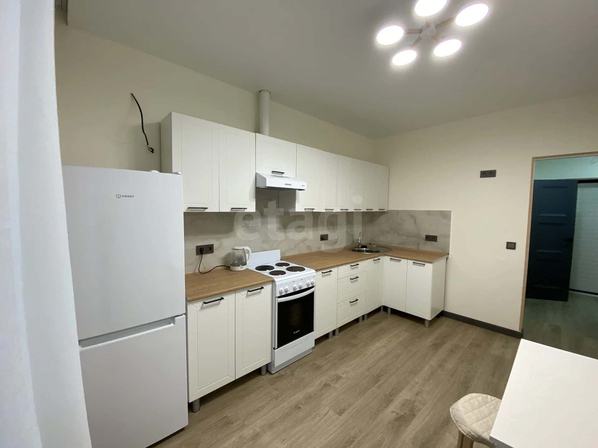1-к квартира, 36м² (улица имени Героя Георгия Бочарникова, 4к1) - миниатюра 3