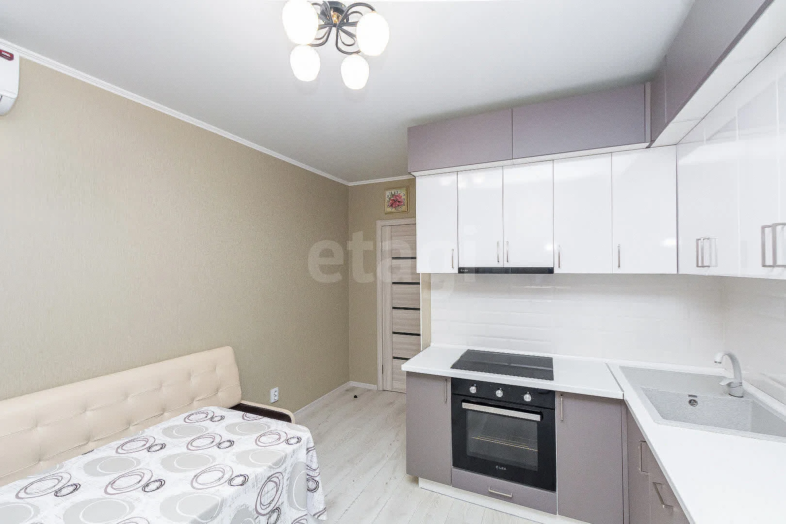 2-к квартира, 48.5м² (улица Цезаря Куникова, 24к3) - миниатюра 4
