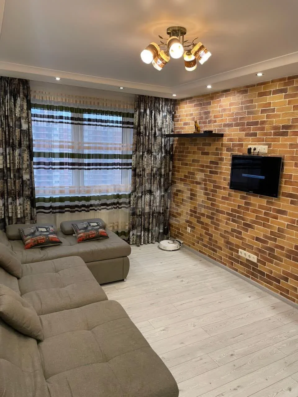 2-к квартира, 58м² (улица им. Героя Сарабеева В.И., 7) - миниатюра 2