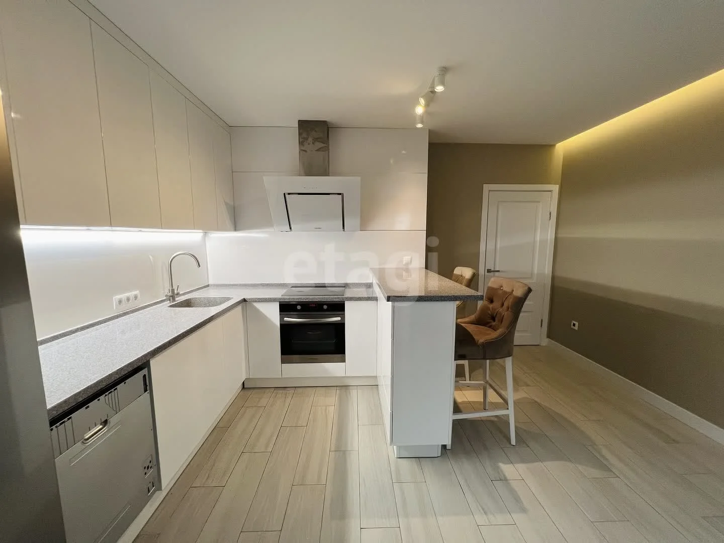 2-к квартира, 100.8м² (Промышленная улица, 49/1) - изображение 1