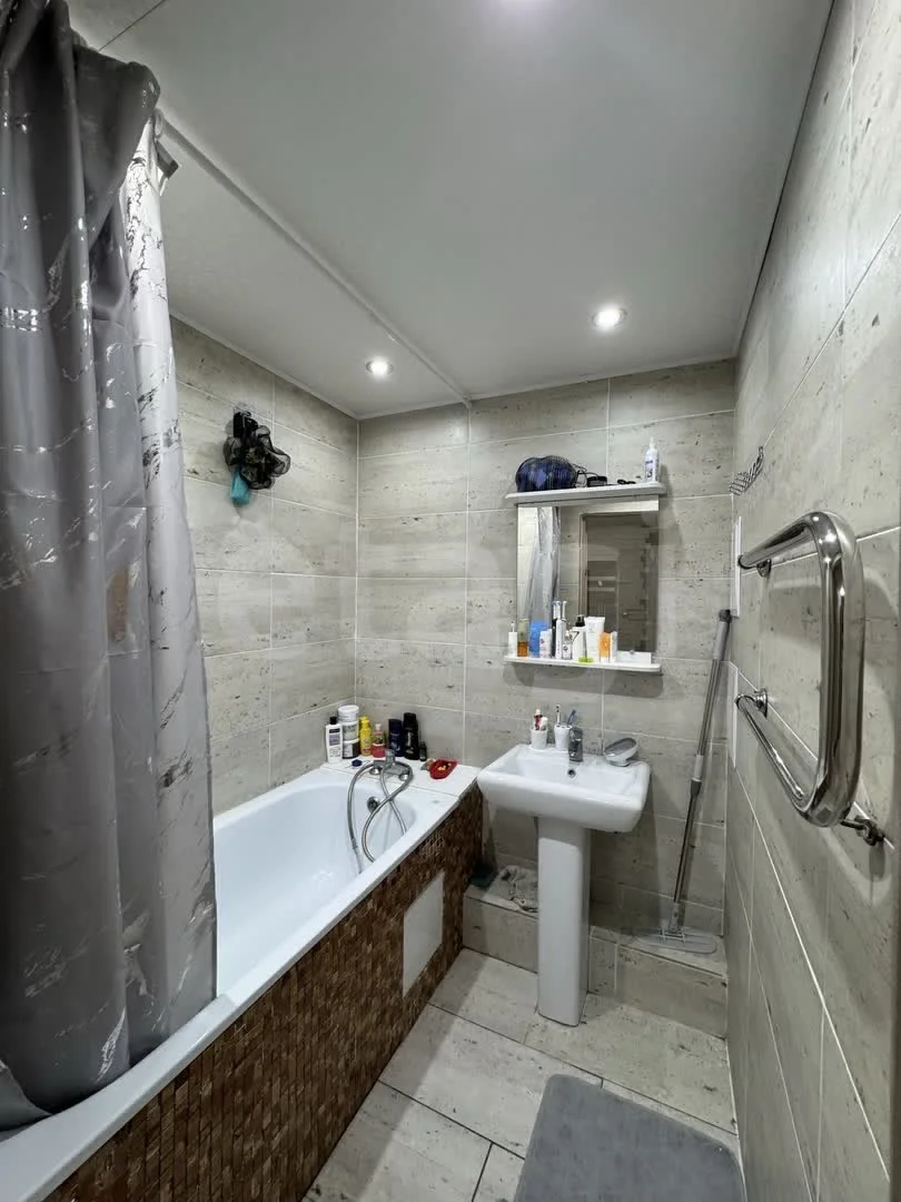 2-к квартира, 57.5м² (улица Леонида Лаврова, 8к1) - миниатюра 2