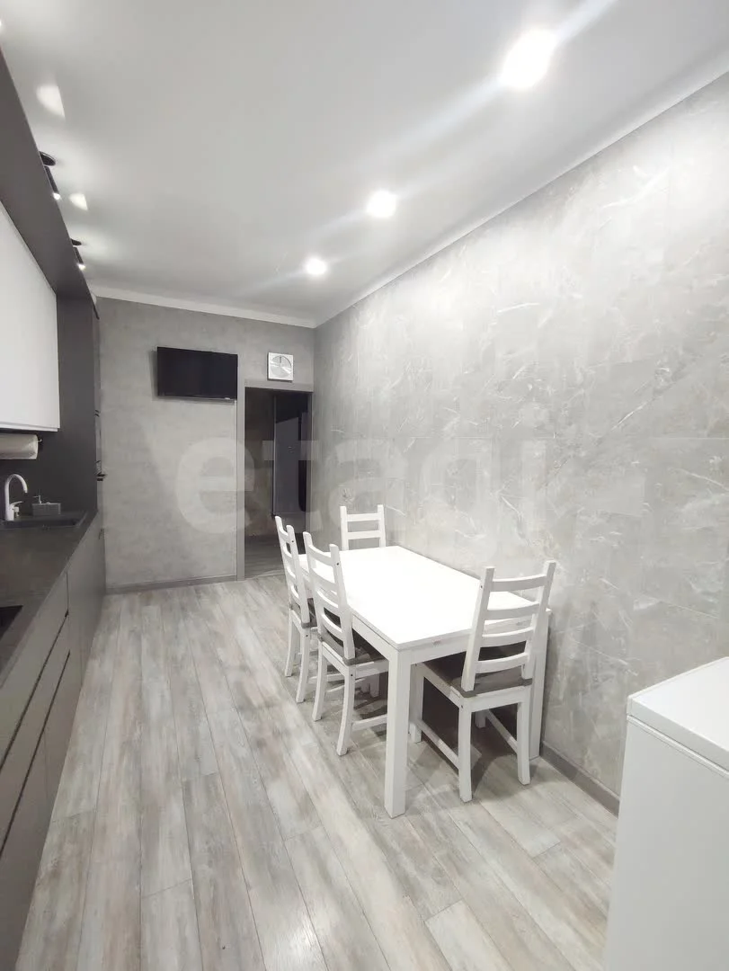 2-к квартира, 62.6м² (Домбайская улица, 6/2) - миниатюра 2