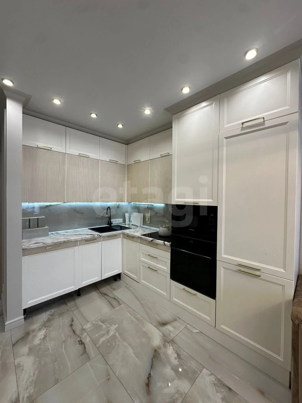 2-к квартира, 87м² (Гаражная улица, 87) - миниатюра 2