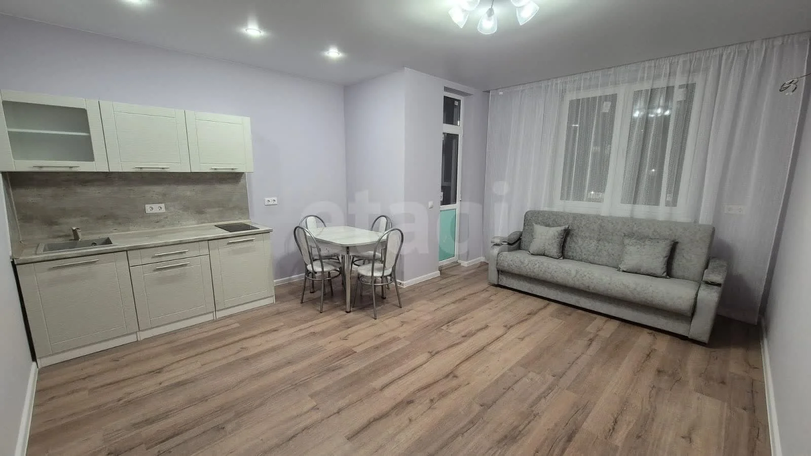 Студия, 27.5м² (Карпатская улица, 5)