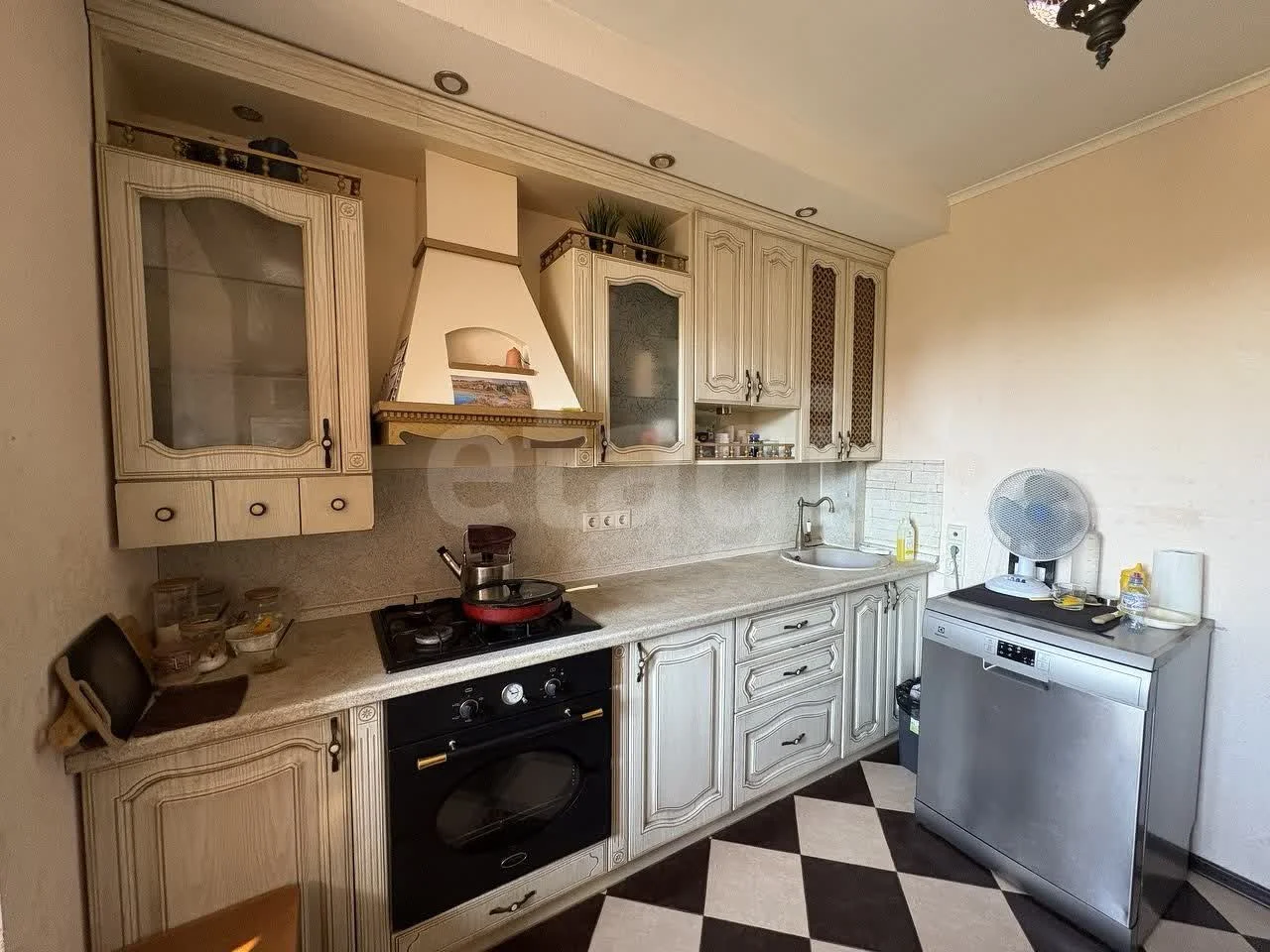 2-к квартира, 49м² (улица 3-я Линия Нефтяников, 7) - миниатюра 4