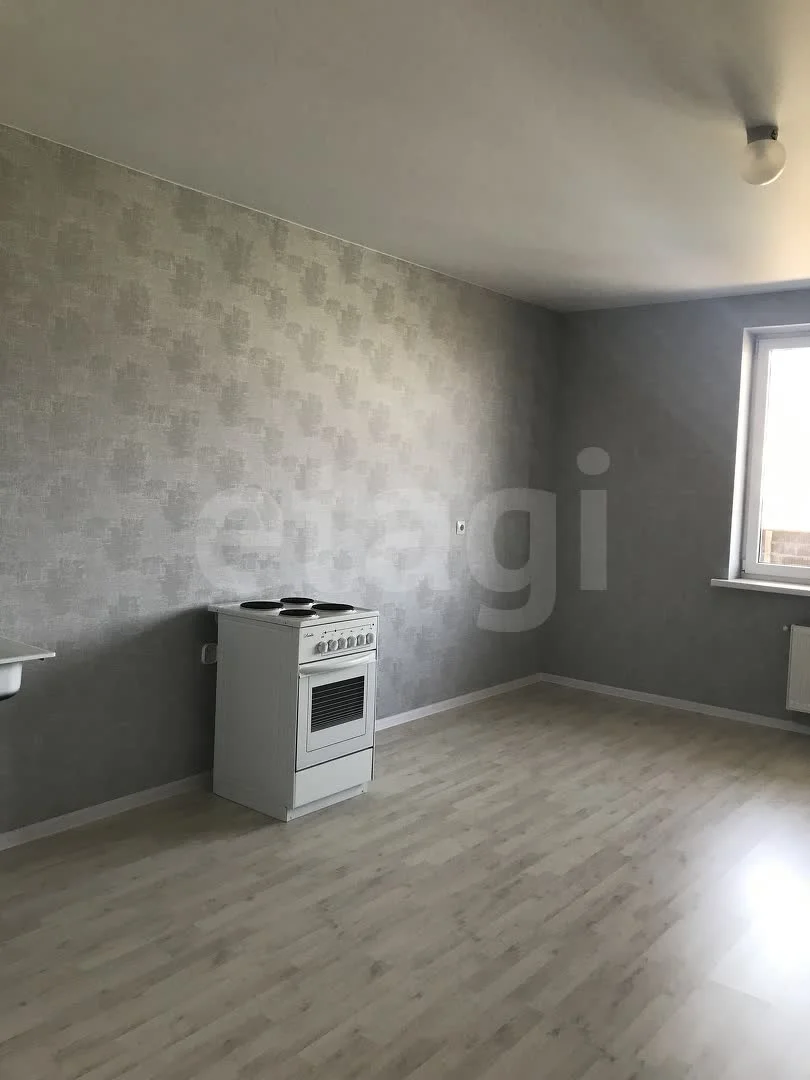 2-к квартира, 61.3м² (улица Лётчика Позднякова, 2к15) - изображение 1