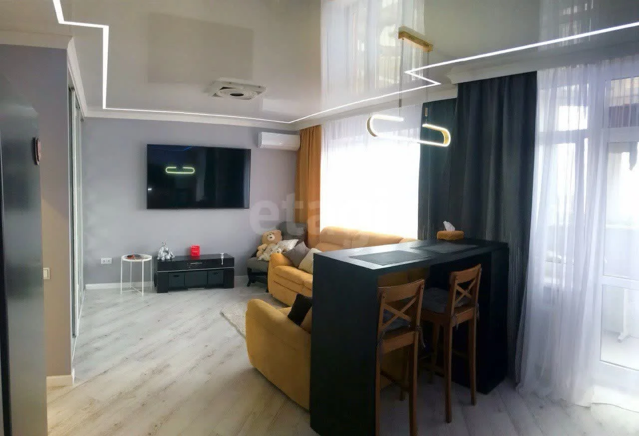 2-к квартира, 56.5м² (улица имени Героя Николая Шевелёва, 5) - миниатюра 2