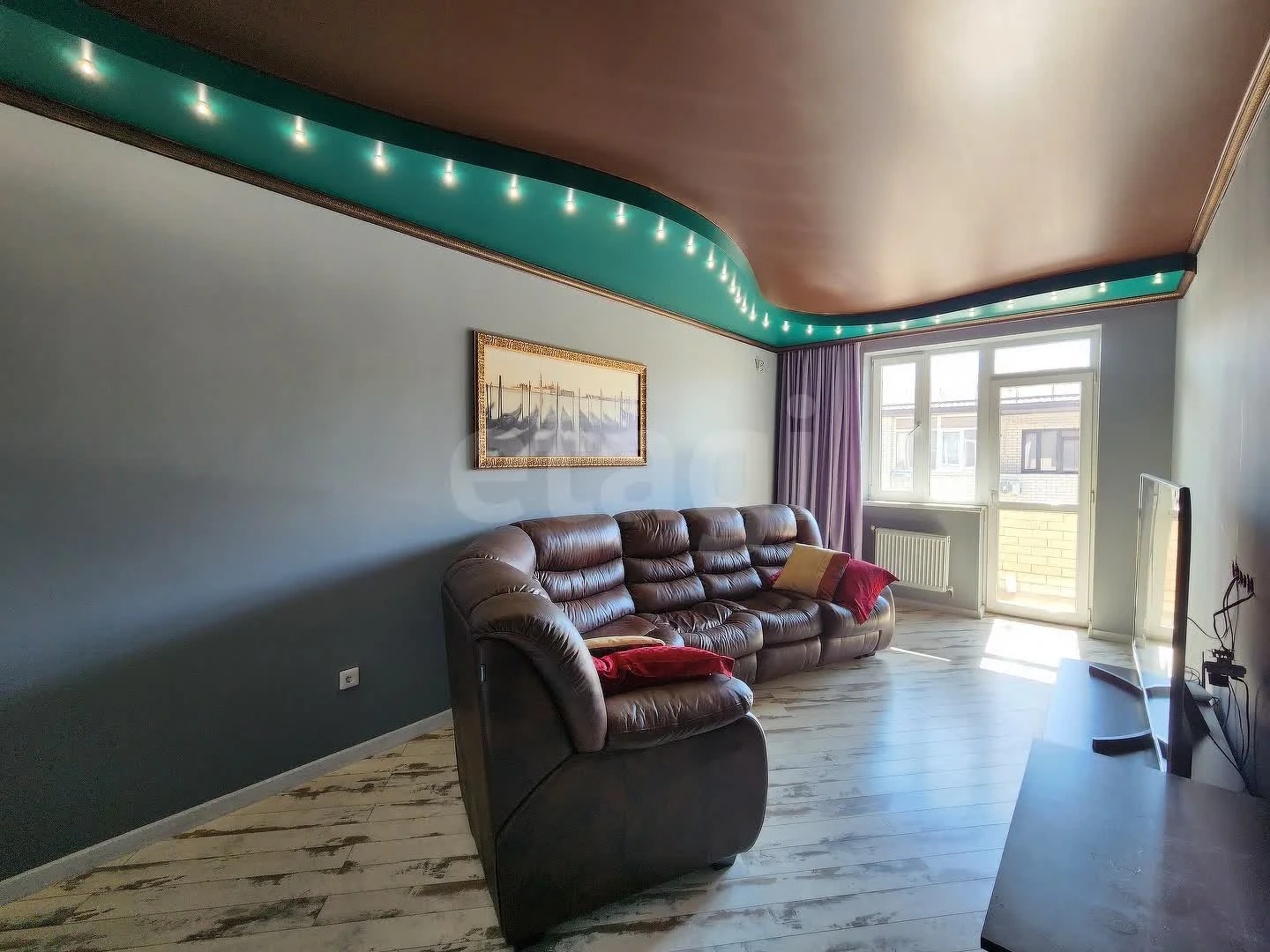 2-к квартира, 55.4м² (улица имени Сергея Есенина, 82/3) - миниатюра 3
