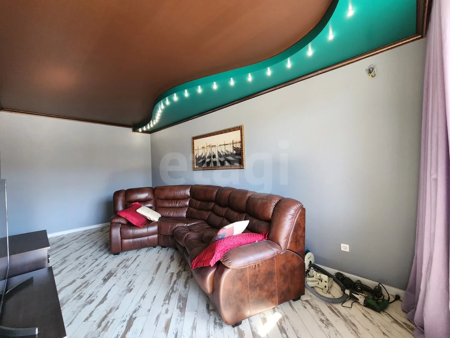 2-к квартира, 55.4м² (улица имени Сергея Есенина, 82/3) - миниатюра 9