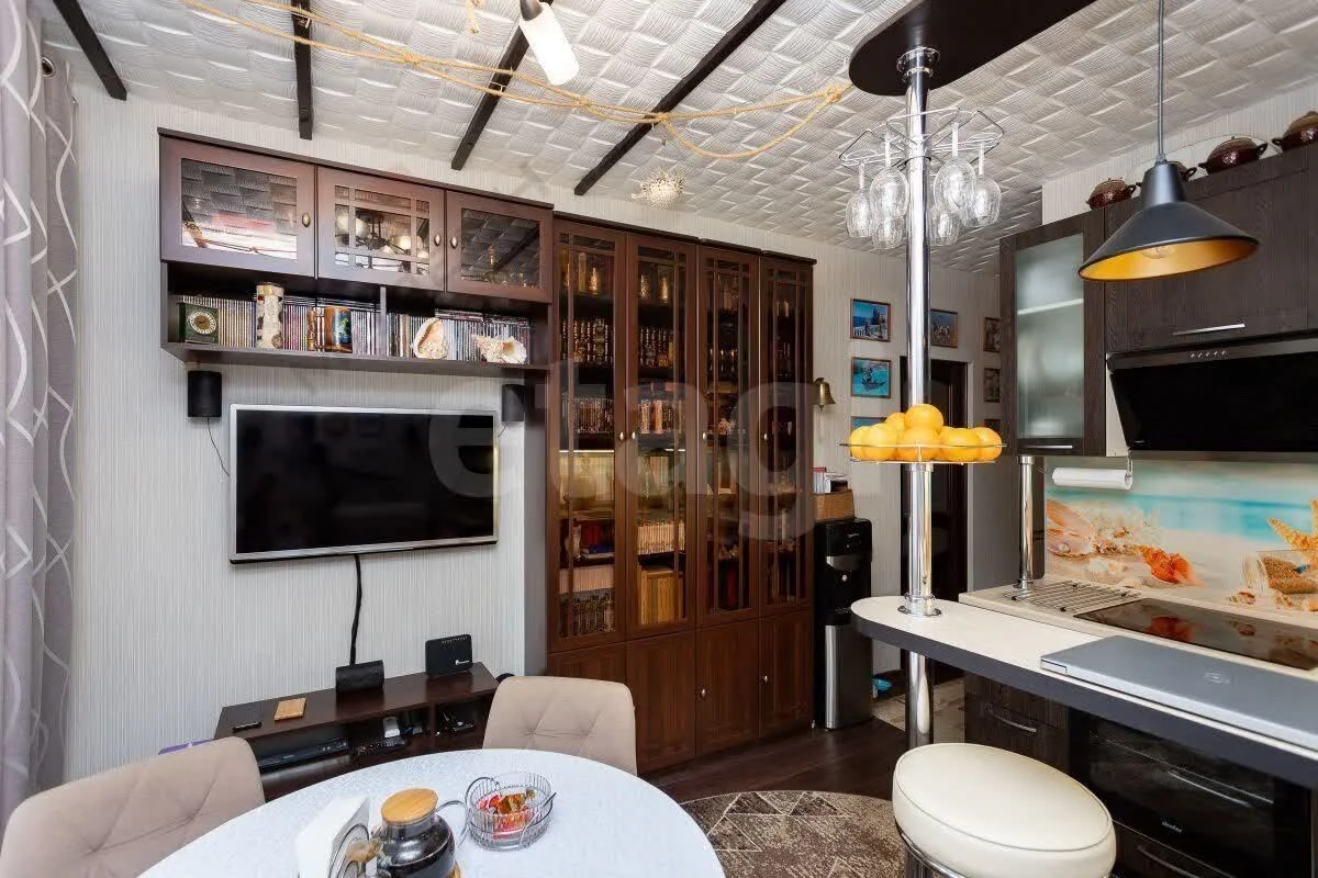 2-к квартира, 62.4м² (улица Петра Метальникова, 3/1к1) - изображение 1
