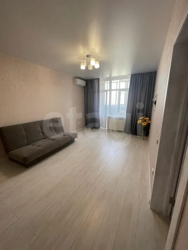 2-к квартира, 58м² (улица имени Героя Николая Шевелёва, 7) - миниатюра 3