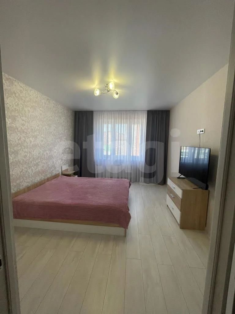 2-к квартира, 58м² (улица имени Героя Николая Шевелёва, 7) - миниатюра 7