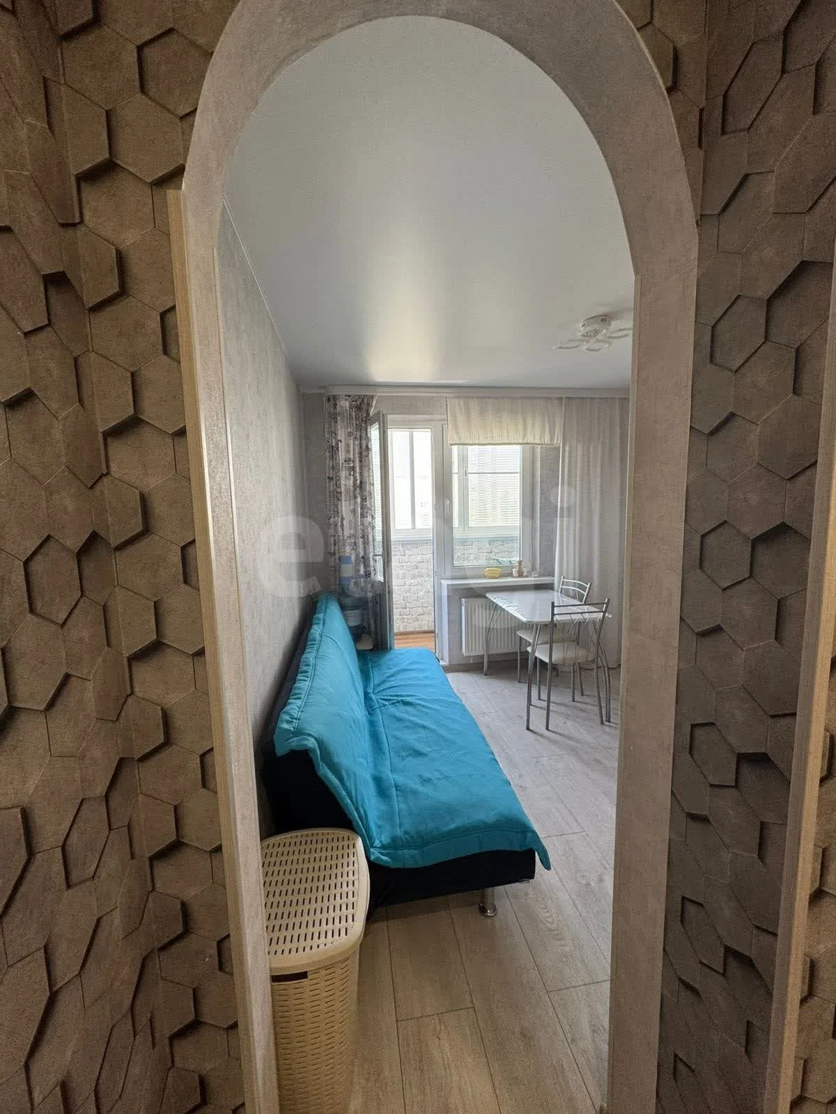 1-к квартира, 38м² (улица Генерала Трошева, 39) - миниатюра 3