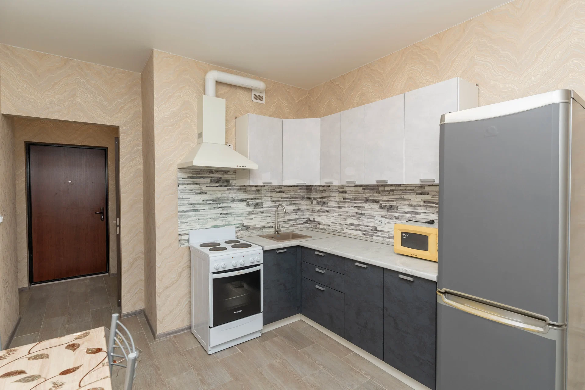 1-к квартира, 36.5м² (улица имени В.М. Комарова, 21б) - миниатюра 2