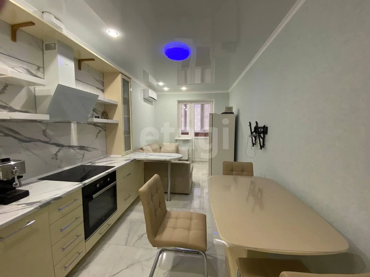 2-к квартира, 55.9м² (улица имени В.М. Комарова, 106бк4) - изображение 1