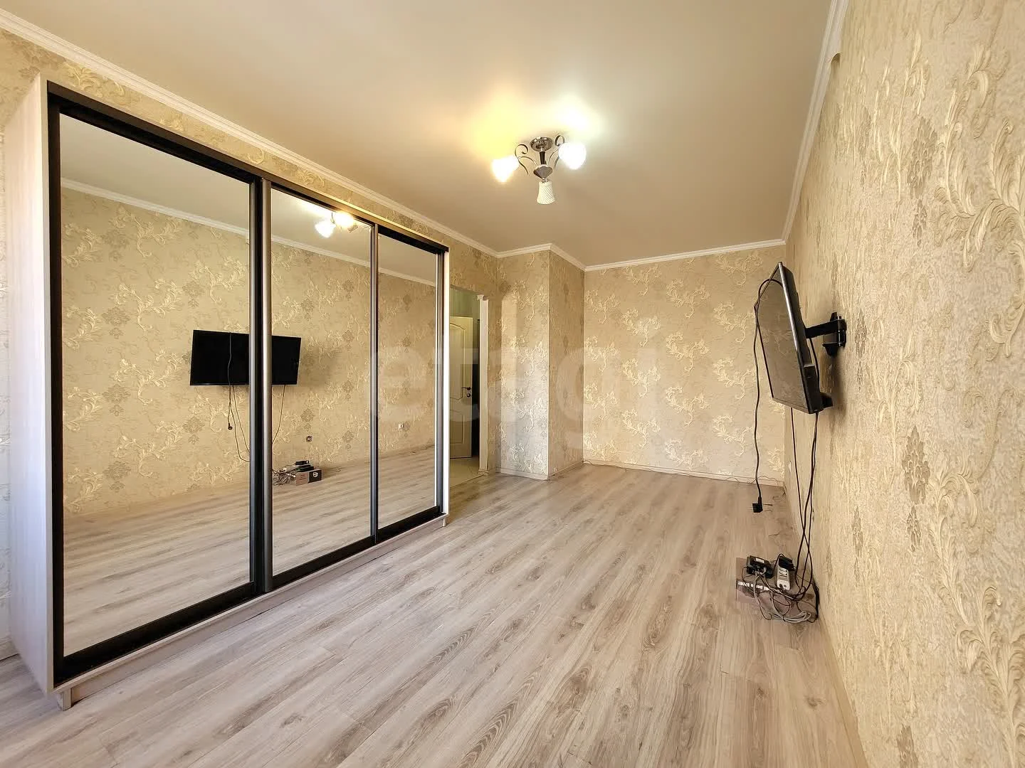 1-к квартира, 36м² (улица Петра Метальникова, 13) - миниатюра 3