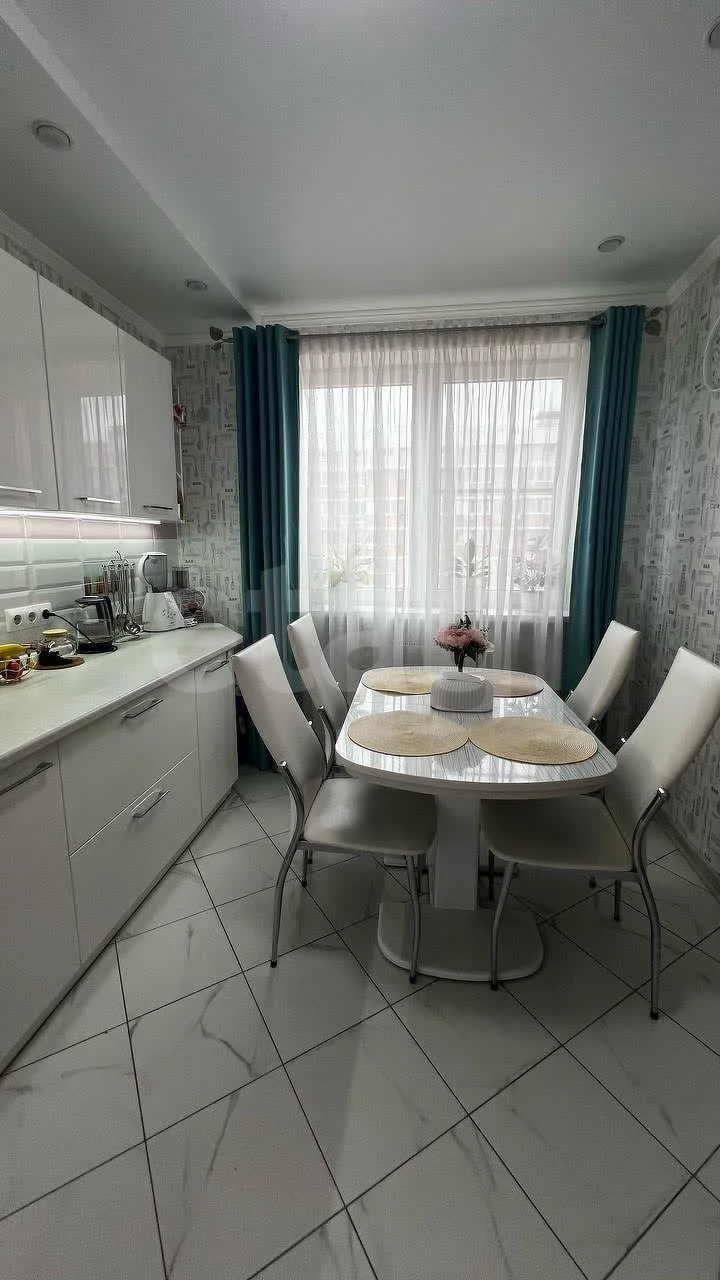 2-к квартира, 60.4м² (улица Цезаря Куникова, 35) - миниатюра 2