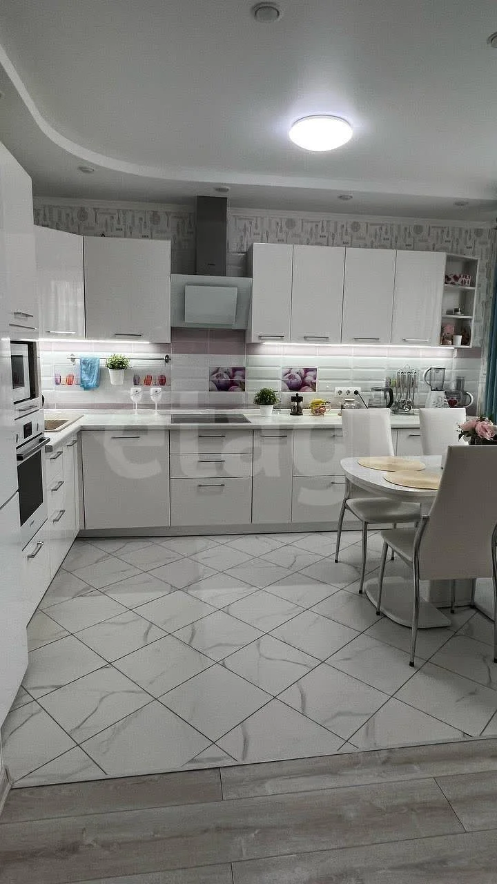 2-к квартира, 60.4м² (улица Цезаря Куникова, 35) - миниатюра 3
