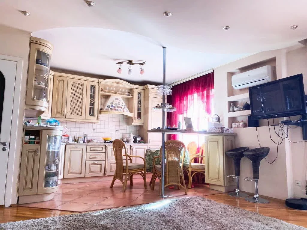 2-к квартира, 72.8м² (Ипподромная улица, 53/1) - изображение 1