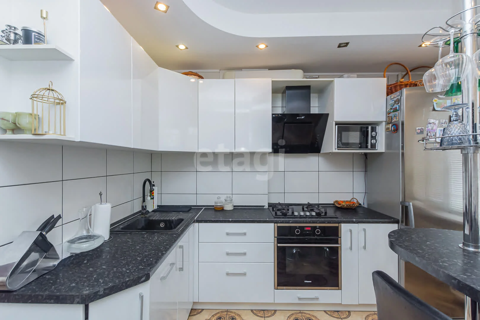 2-к квартира, 49.5м² (Гаражная улица, 77) - миниатюра 2