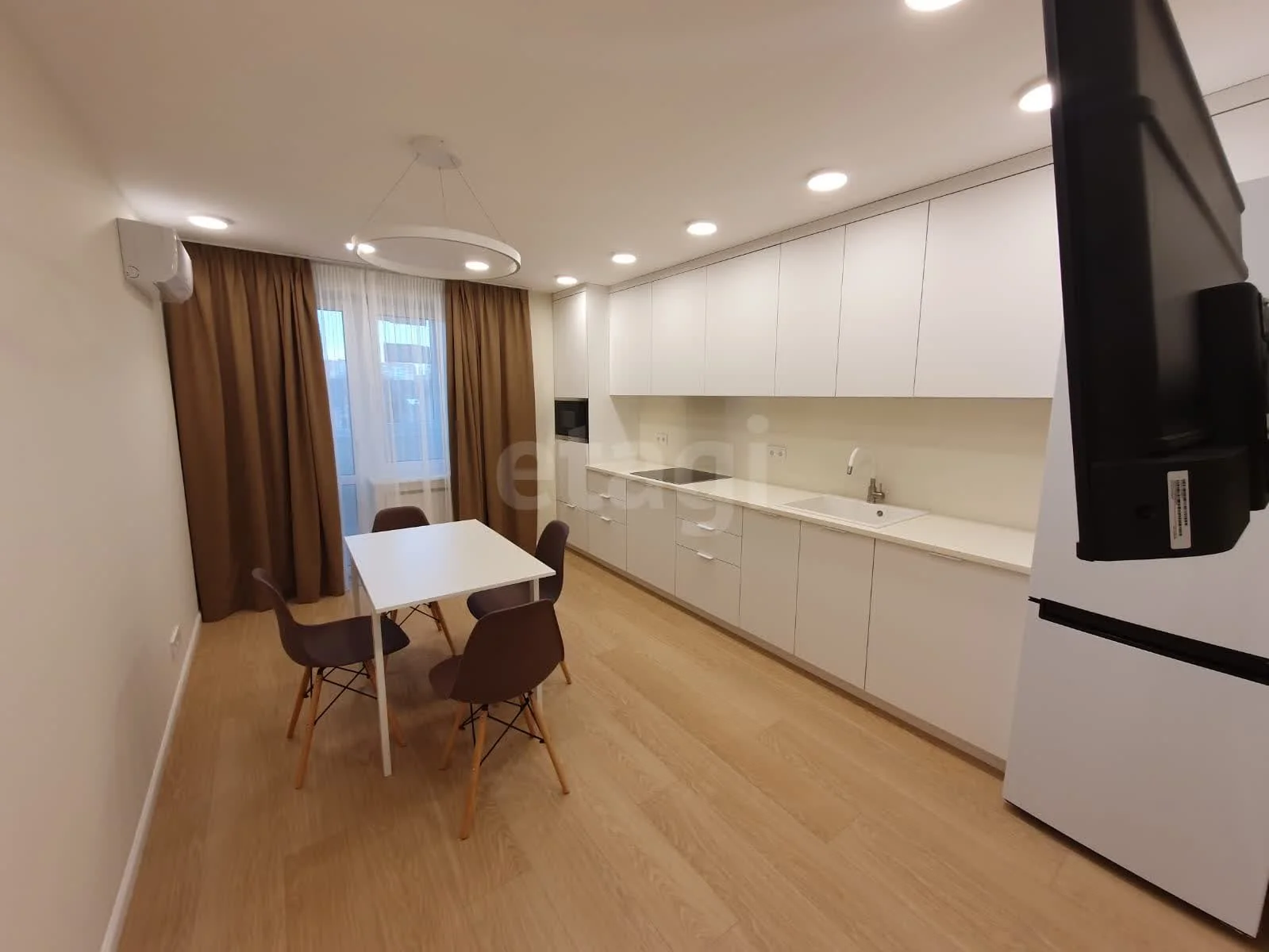 2-к квартира, 67.5м² (улица Атарбекова, 5/1) - миниатюра 2