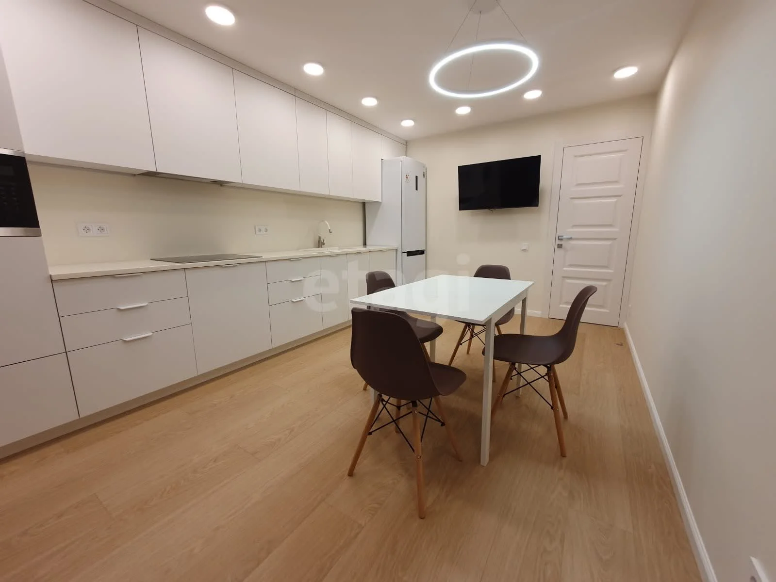 2-к квартира, 67.5м² (улица Атарбекова, 5/1) - миниатюра 3